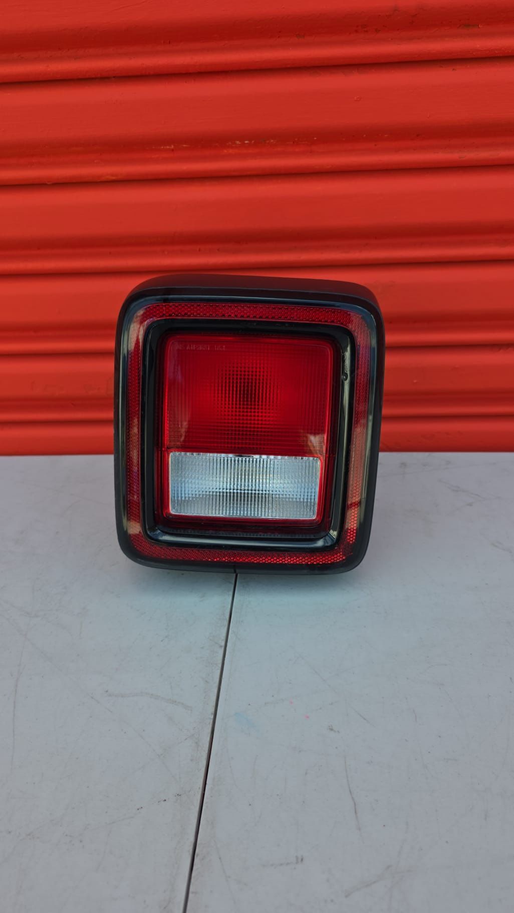 Jeep Wrangler Rear Right Side Tail Light Halogen 2018-2023
