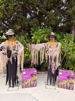 Home Accents Halloween 6 ft Animated LED Scarecrow (Set of 2)