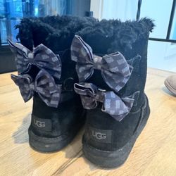 Girl Youth Ugg Boots Size 4