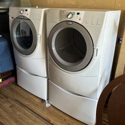 Whirlpool Washer & Dryer Set – Great Condition