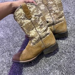 Ariat Boots size 1 kids