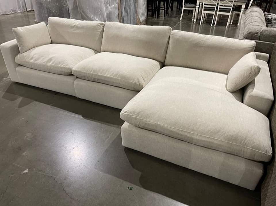 💥Elyza Sectional With Chaise    👻Black Friday Sale
