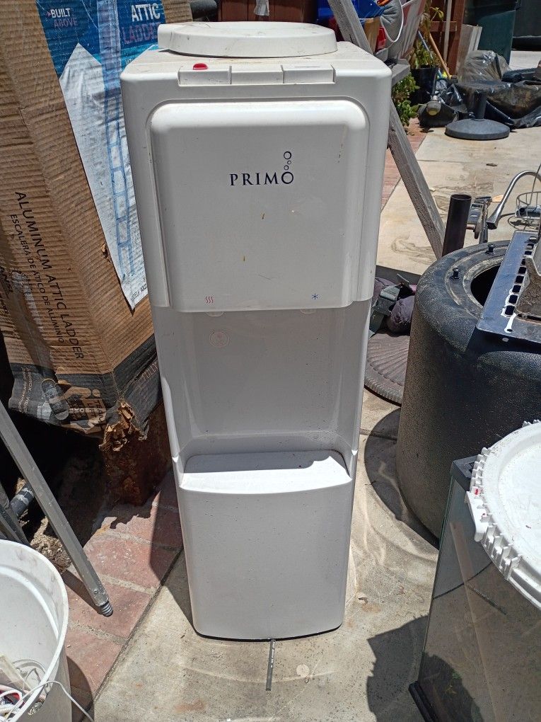 Drinking Fountain Comes With Water Jug