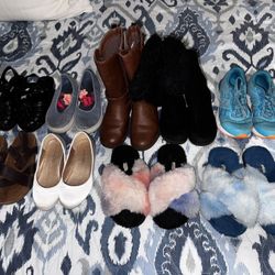 Girl Shoes Size 11 / Zapatos De Niña 11