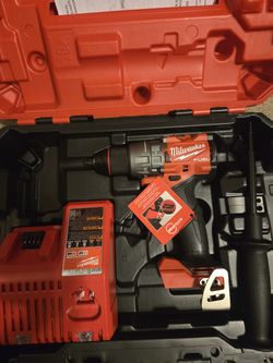 Milwaukee M18 Fuel Hammer Drill