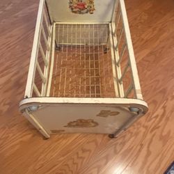 Vintage Amsco Doll -E -Crib Light Yellow 