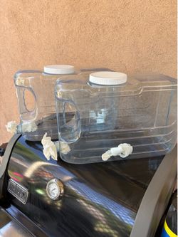 2.5 gallon liquid containers