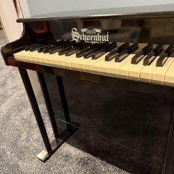 Schoenhut Kids Piano 