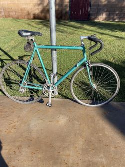 Bike- Road Bike- Cannondale SR500