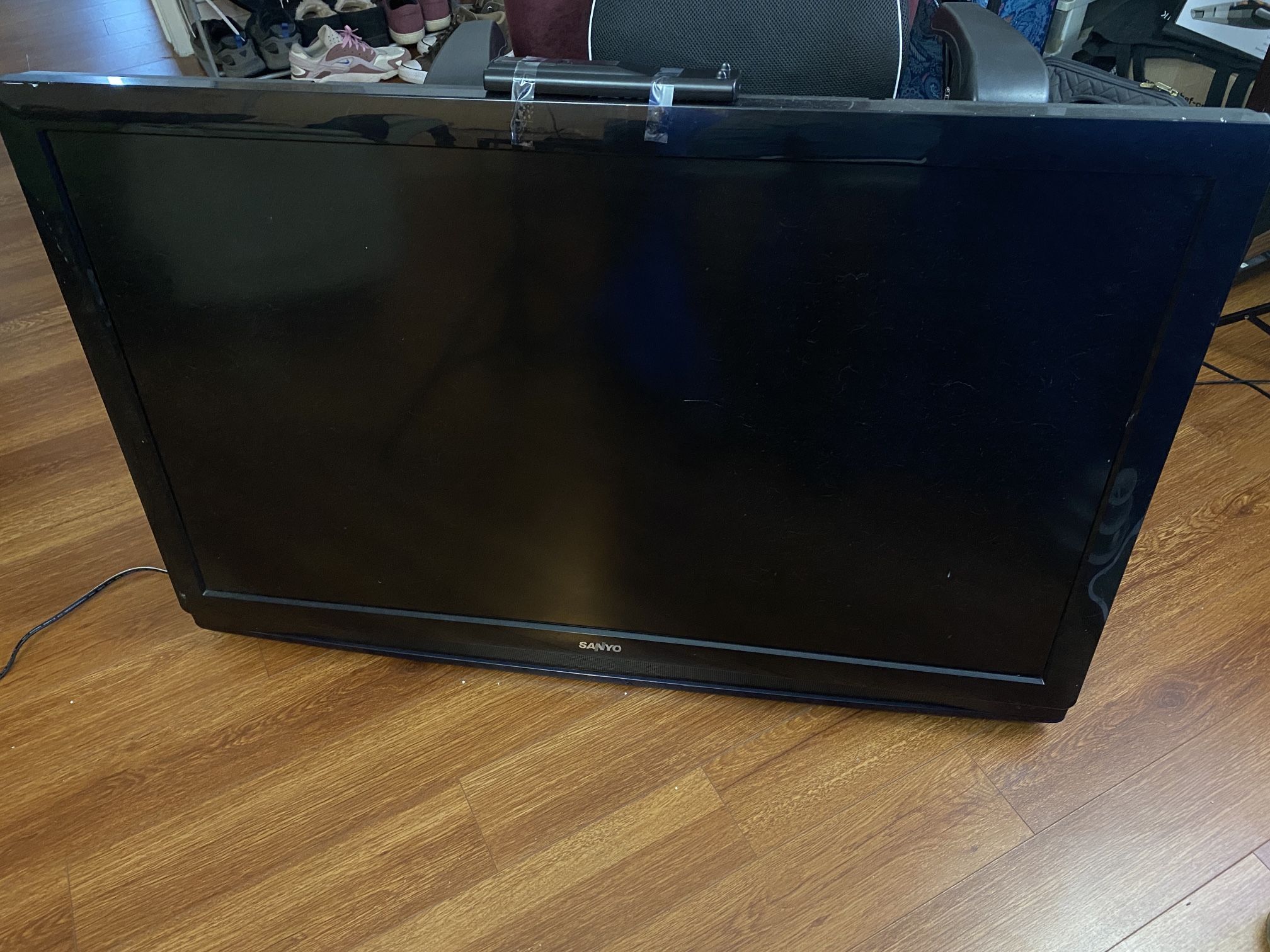 Sanyo 45” TV with remote
