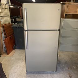 GE® 20.8 Cu. Ft. Top-Freezer Refrigerator