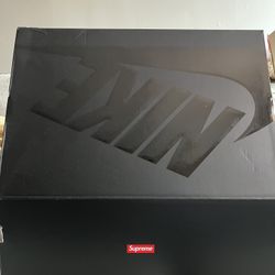 WHITE  SUPREME AIR FORCE SIZE 10