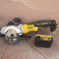 DEWALT Saw w/ Battery And Charger 