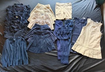 Girls School Uniform Lot Size 4T–5T – 21 Pieces – Navy & Khaki