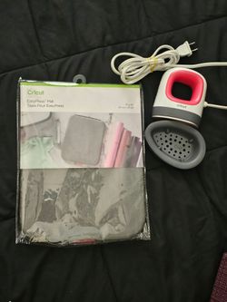 Cricut EasyPress Mini + Mat - Never Used