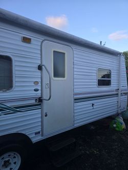 2000 Fleetwood trailer