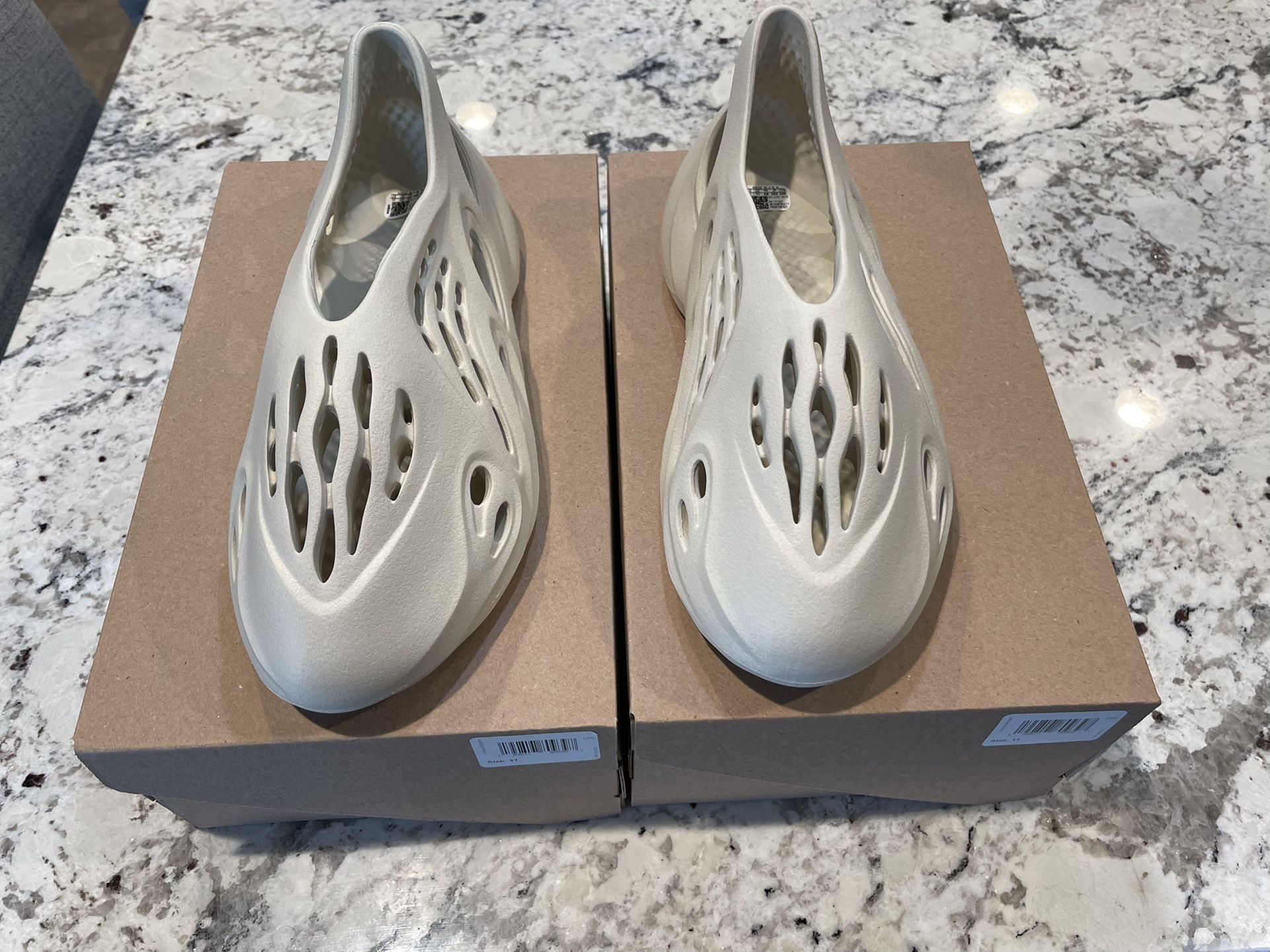 Yeezy Foam Runners SAND Sz 11 1 Pair Left **