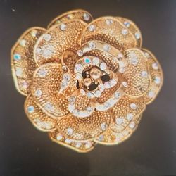 Vintage Pin Brooch Gold Toned Round Rose Flower Design With AB Rhinestones 