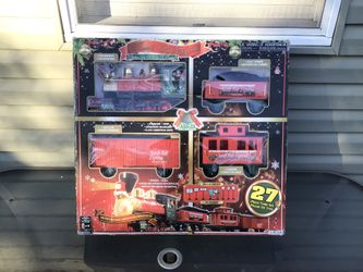 North Pole Express train set.27 pc.loco+ 3 cars.sounds,music.tested works.clean