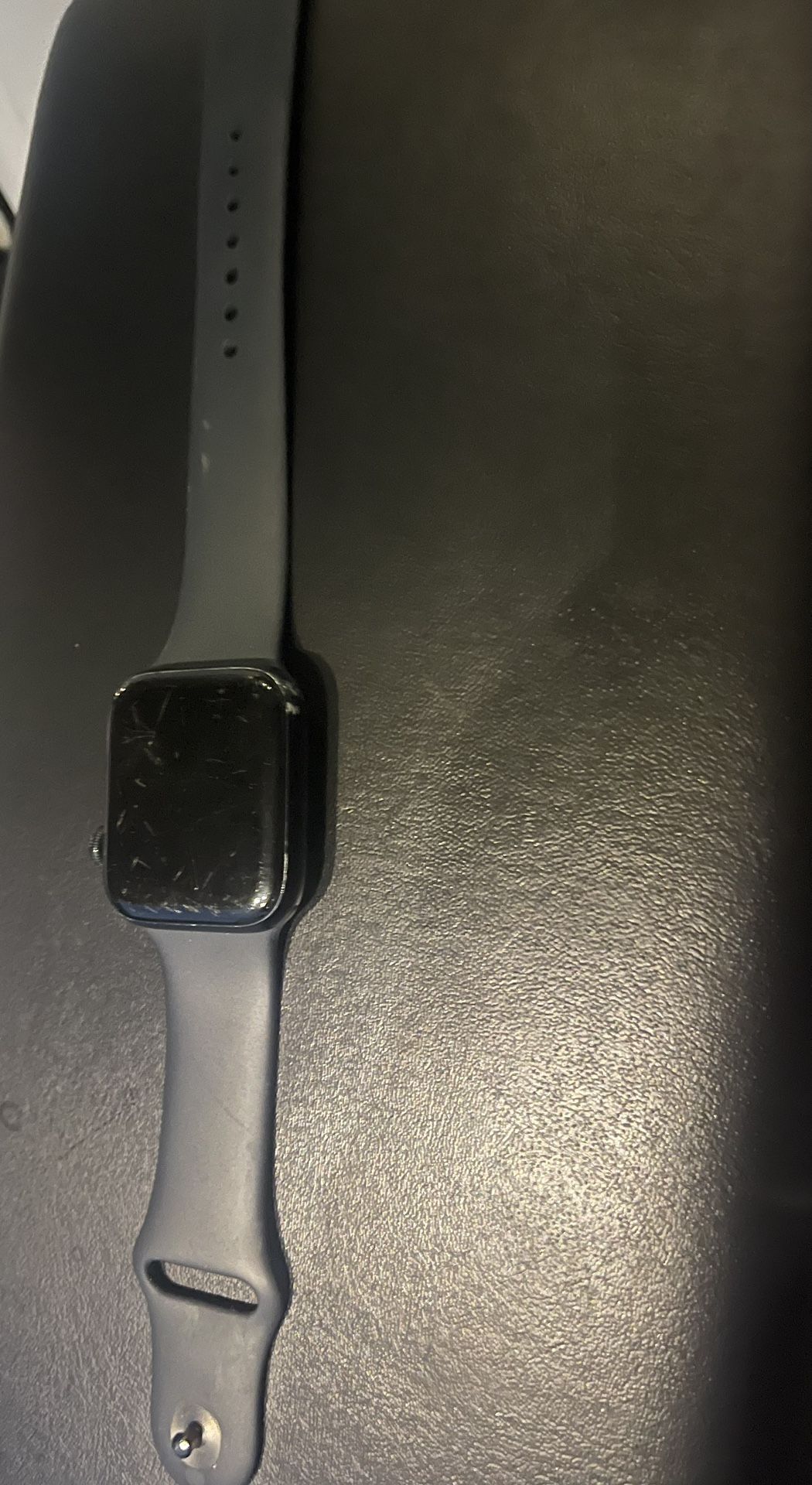 Apple Watch - 44mm NOT CELLULAR. ONLY GPS.