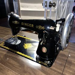 Singer Vintage Sewing Machine