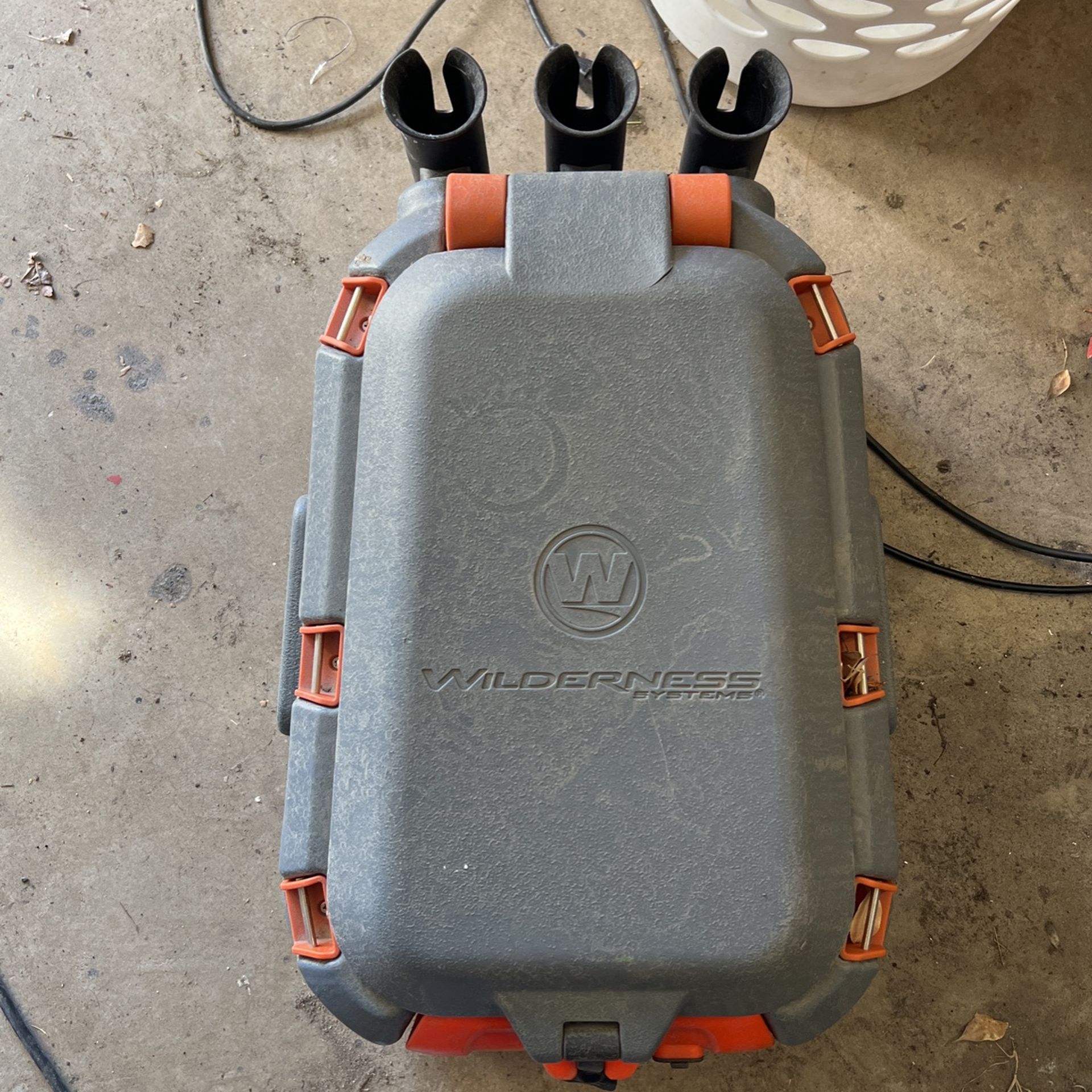 Wilderness Systems Thrive Baitwell With 3 Fishing Rod Holders