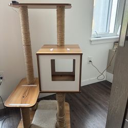 Moving In 2 Weeks Need To Sell-3 Level Cat Tower