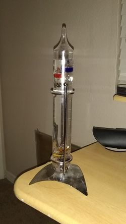 Modern desktop thermometor