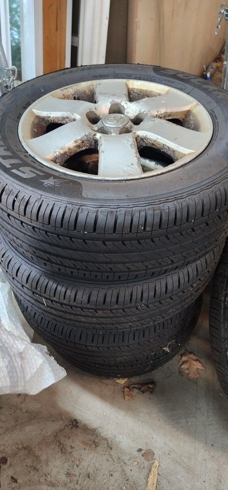 Toyota Corolla Wheels . New Tires