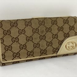 Authentic Trifold Gucci Canvas GG Womens Wallet 