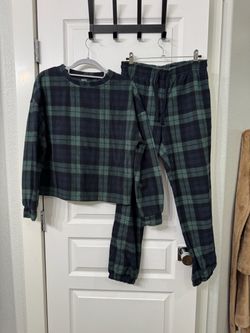 Plaid casual or PJ set. Size XS  GAP brand