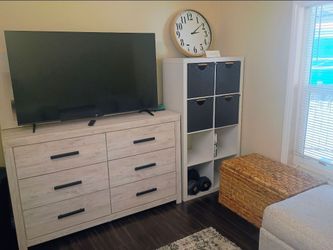 Ashley Furniture 6-Drawer Dresser – Like New
