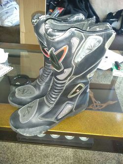Motorcycle boots
