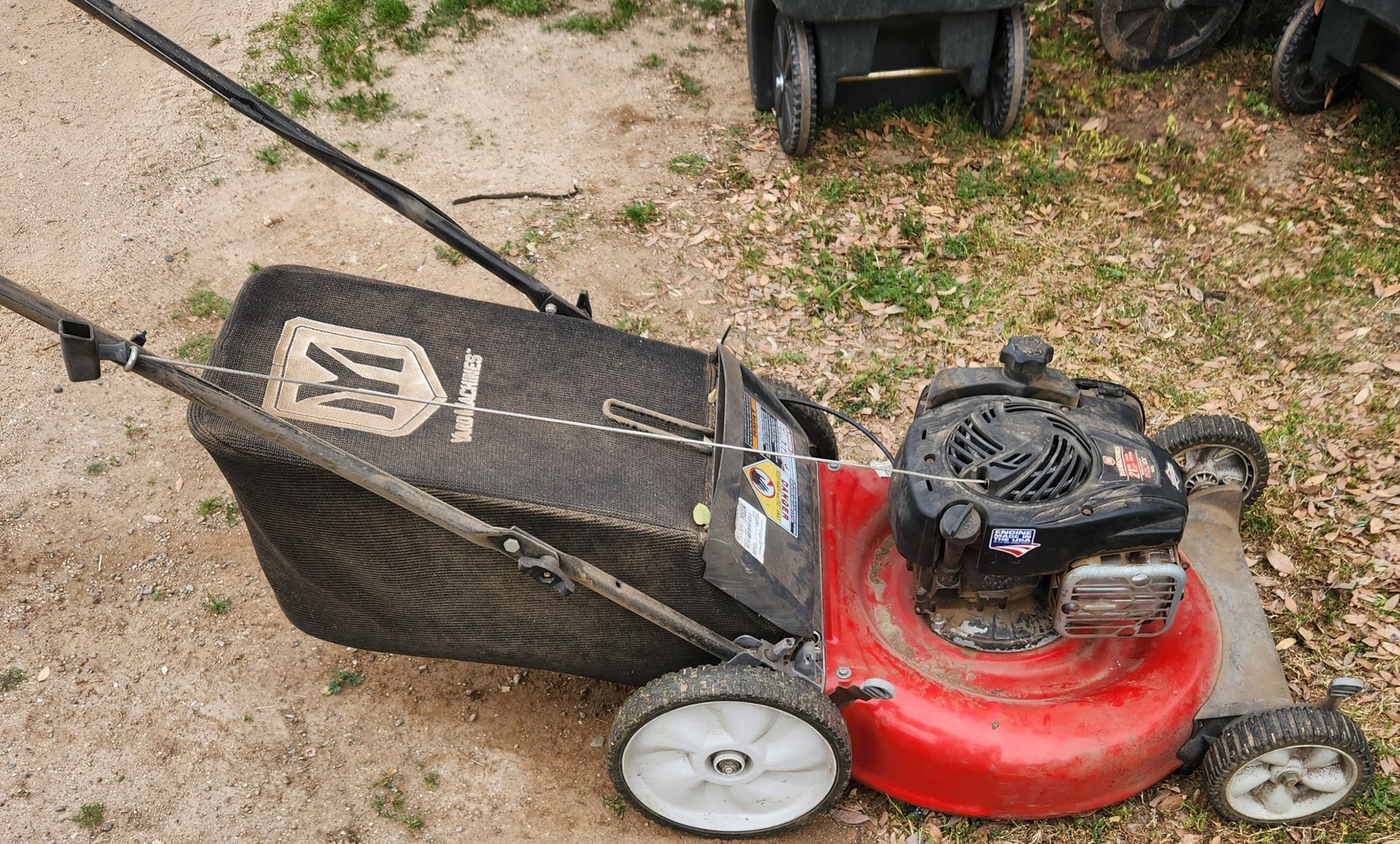 Yard Machines 21" Push Lawn Mower - Briggs & Stratton 550EX 140cc