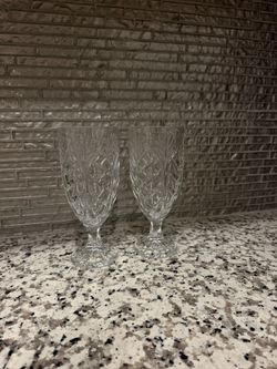 2 glass cups
