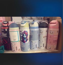 Owala FreeSip Water Bottles – Lot of 6