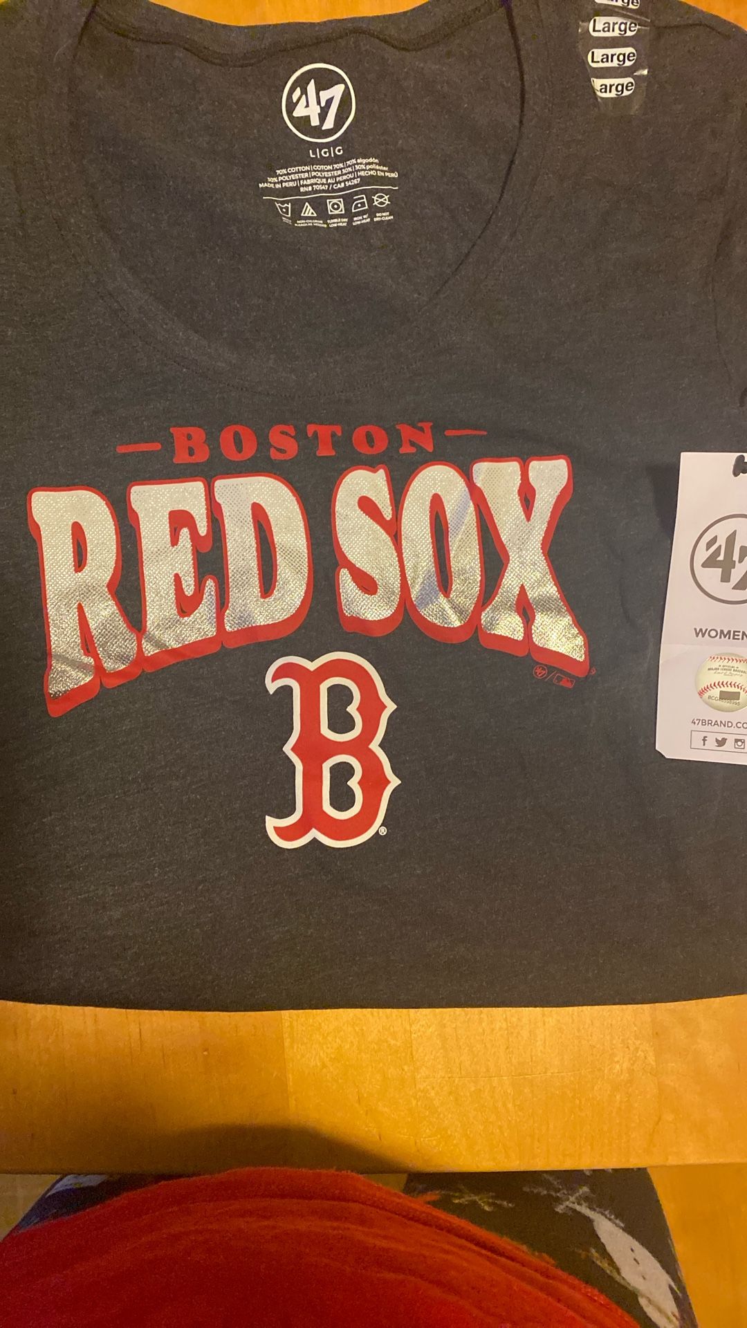 Women’s Brand New w/ Tags Boston Red Sox Tshirt Size Large