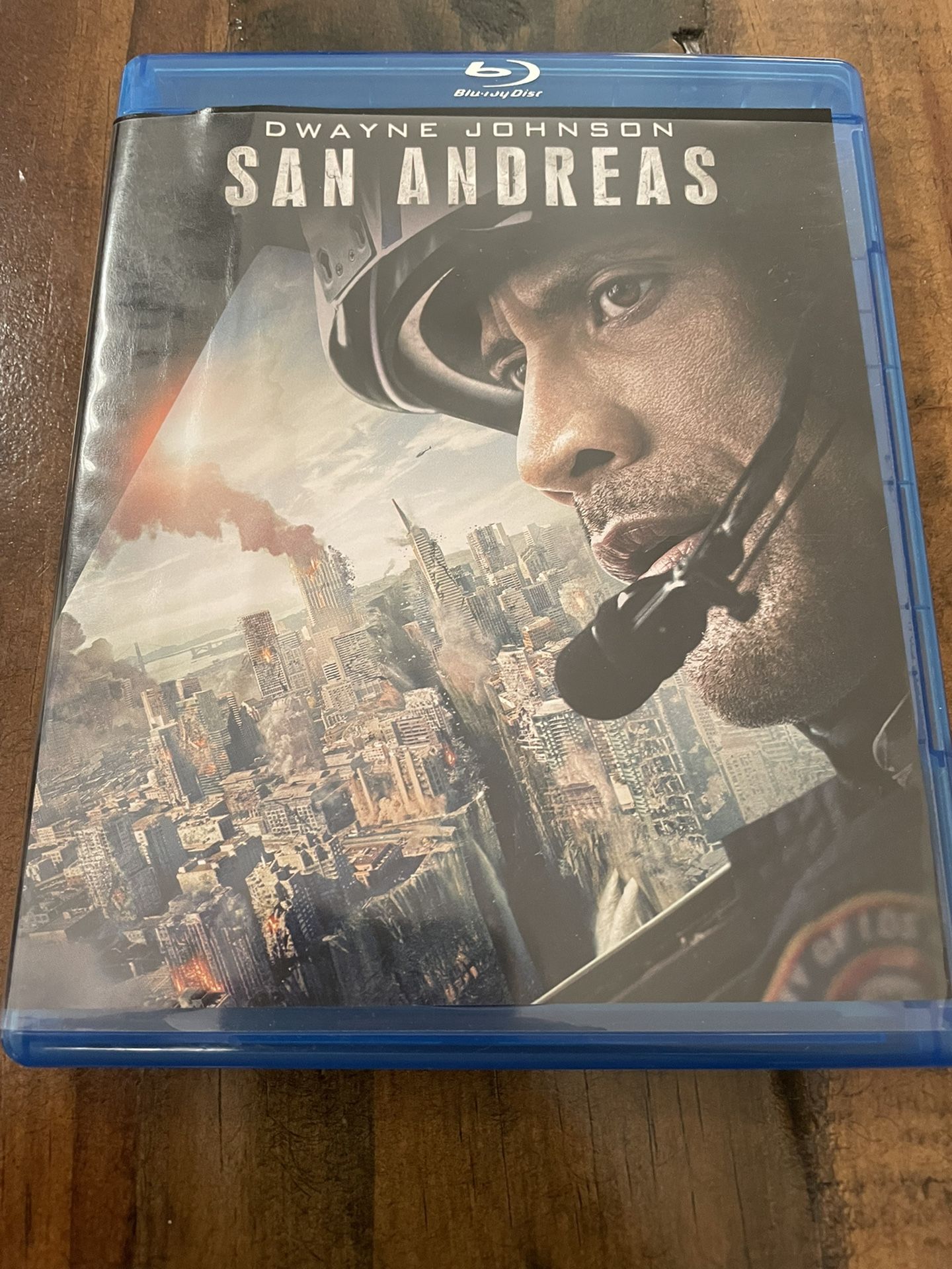 Used San Andreas Blu-ray Disc Movie And DVD Set. Dwayne Johnson. WB