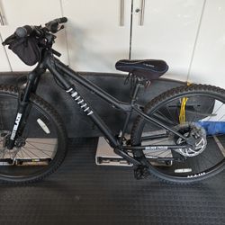GRIZZLY MOUNTAIN BIKE