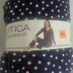 NEW 2 pc Women's Silky Stretch Fleece Pajama Set $8 