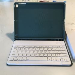 Wireless IPad Keyboard Case For 6th/5th Generation.  9.7 Inch. 