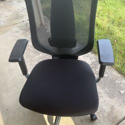 Black Mesh Office Chair 