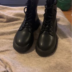 Black Platform Boots Size 5