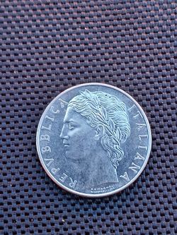 1957,1975, 1976. 100 Lire Italiana Coins .