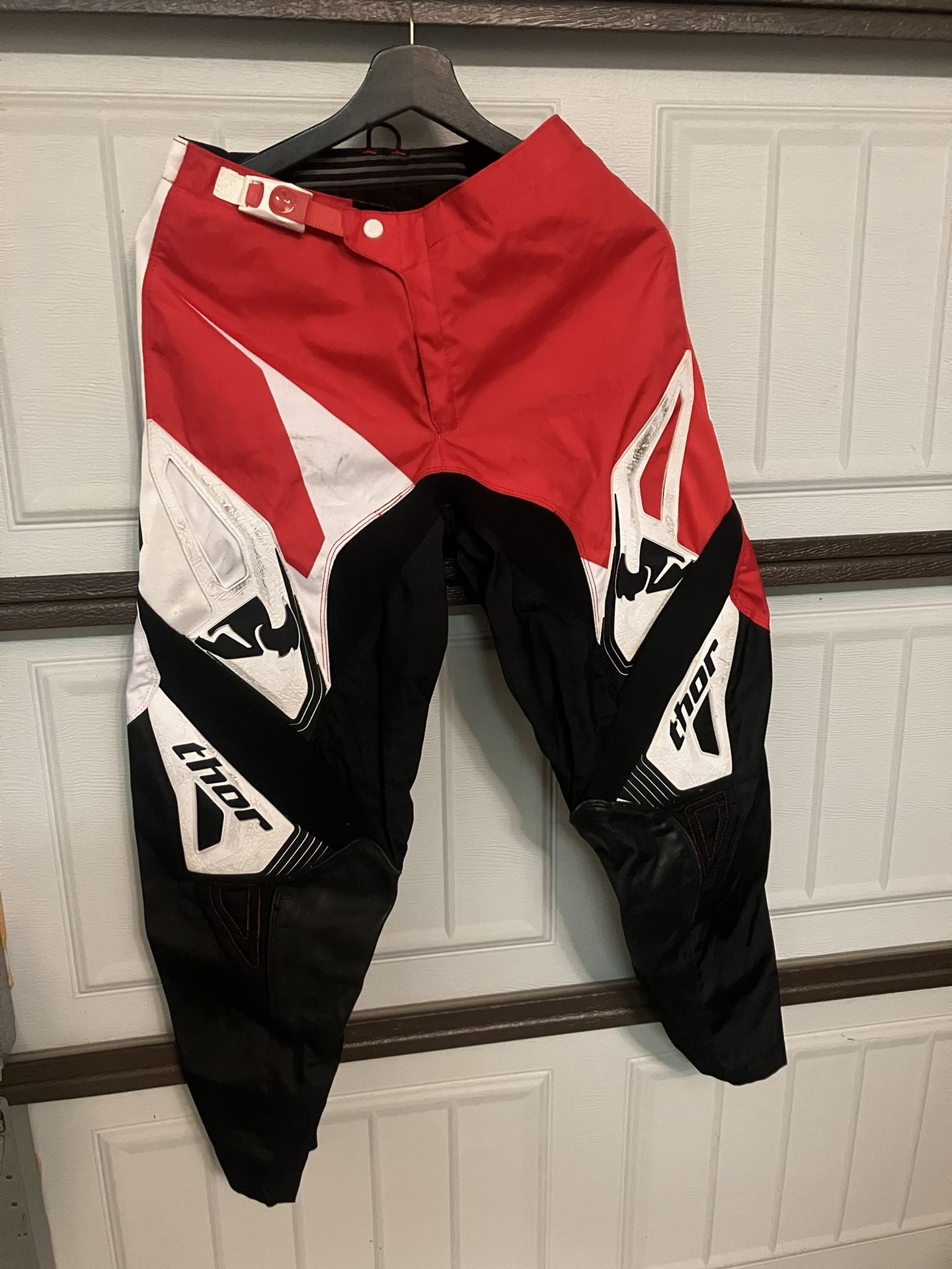 Thor Motorcycle Pants Size 30 And FOX Short Size XXL