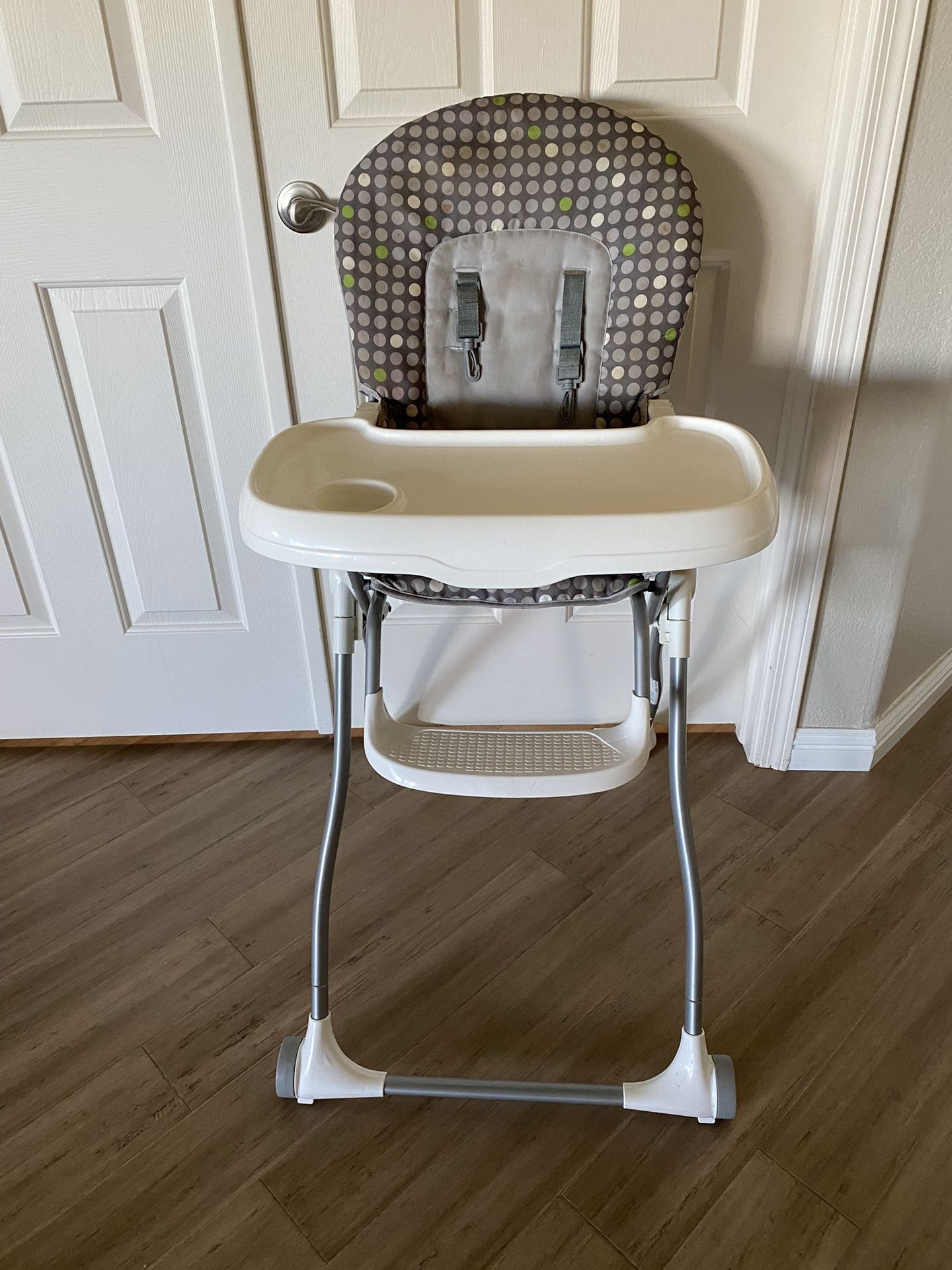 High Chair for Sale in Gilbert, AZ OfferUp