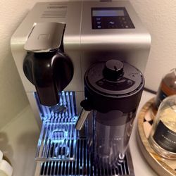 Nespresso DeLonghi digital screen