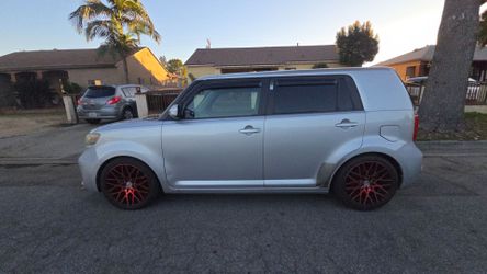 2010 scion xb