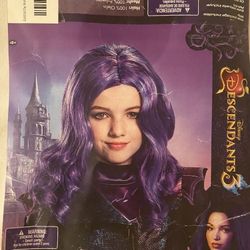 Descendants. Costume. Wig.