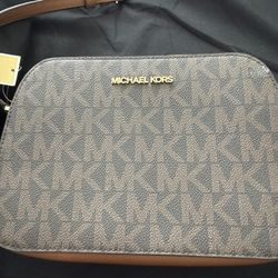 Micheal Kors Purse
